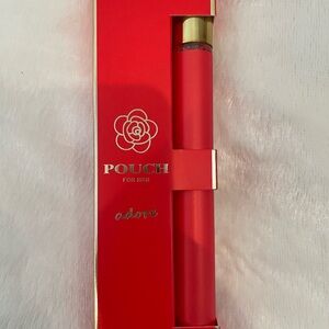 Pouch Adore EDP travel spray for women